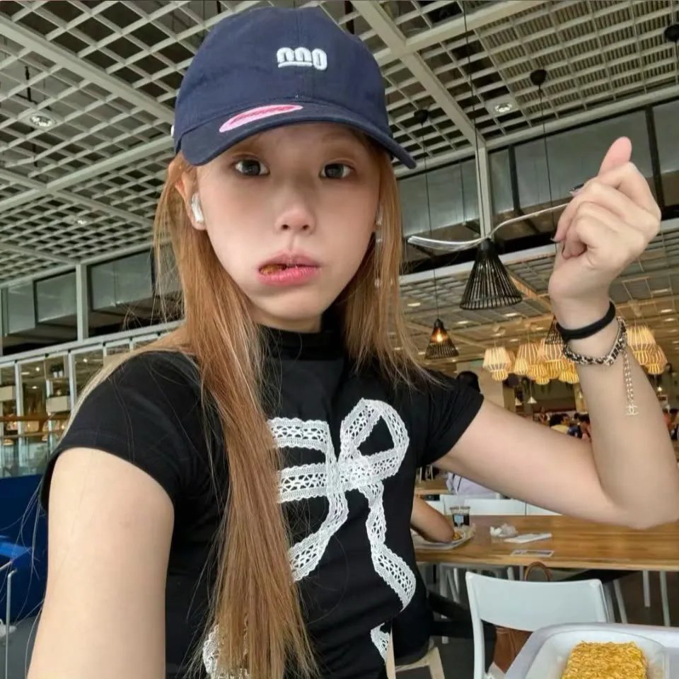 不愿恋爱的雀斑小姐